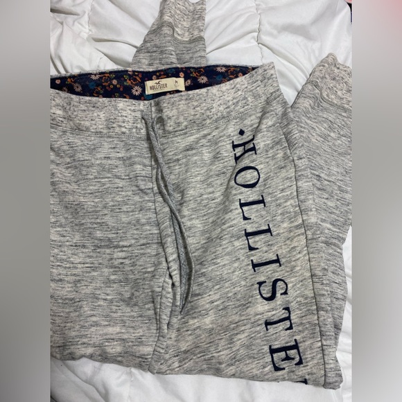 Hollister Grey Sweatpants (Size Medium) - Picture 1 of 3